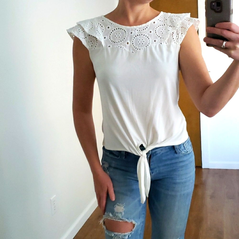 🖤3/$15 LOVE & PIECE White Top, Size M
